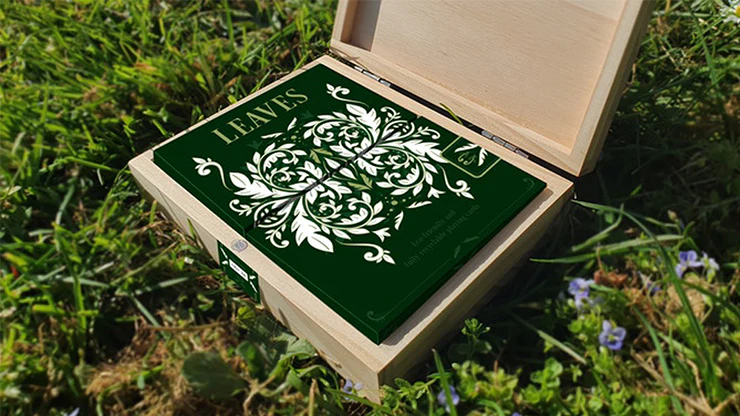 3946-leaves-wooden-collector-s-box-set-playing-cards-1.webp