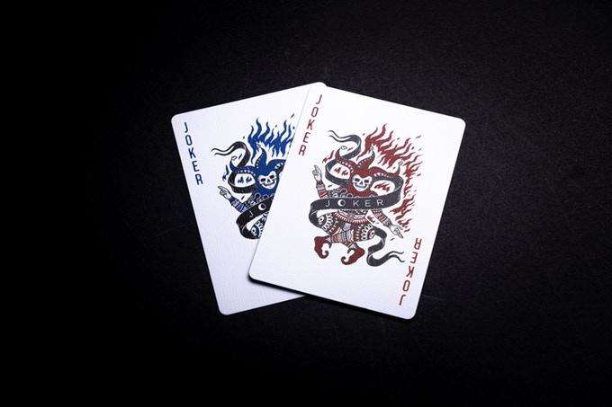 399-666-playing-cards-cartamundi-1.jpg
