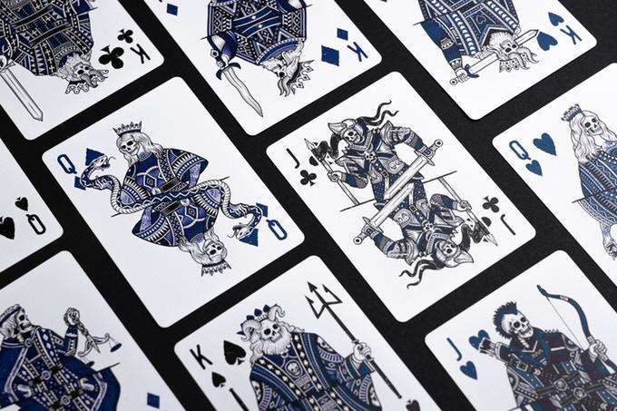 399-666-playing-cards-cartamundi-1.jpg