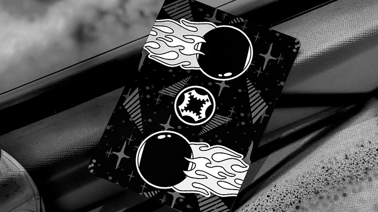 414-8-ball-magic-playing-cards-by-mechanics-industries-1.webp