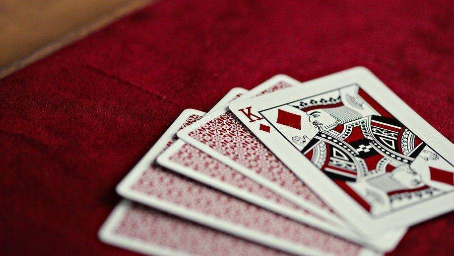4199-madison-dealers-red-playing-cards-uspcc-ellusionist-1.jpg