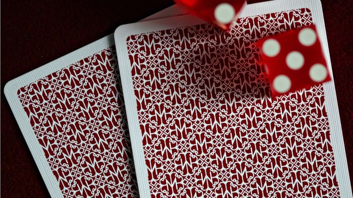 4199-madison-dealers-red-playing-cards-uspcc-ellusionist-1.jpg