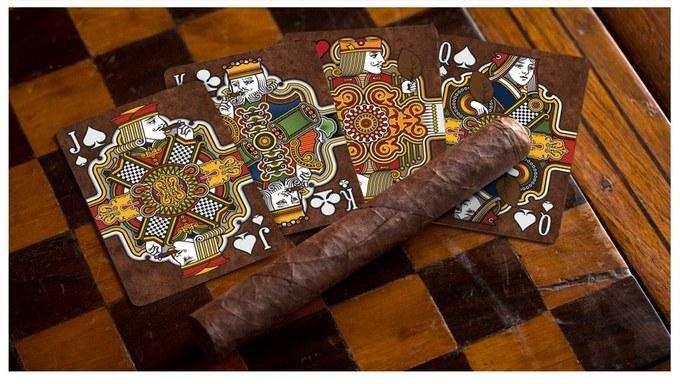 4208-maduro-gold-edition-playing-cards-epcc-1.jpg