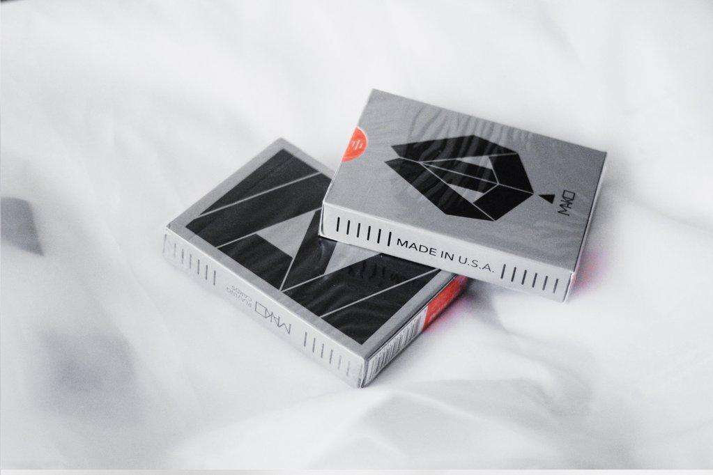 4272-mako-black-playing-cards-uspcc-1.jpg