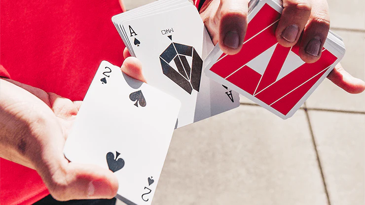 4273-mako-red-playing-cards-uspcc-1.webp
