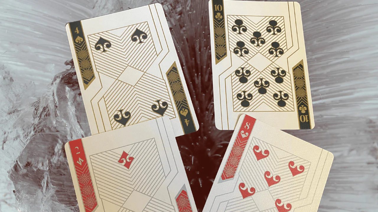 4380-matador-gilded-bicycle-playing-cards-1.jpg