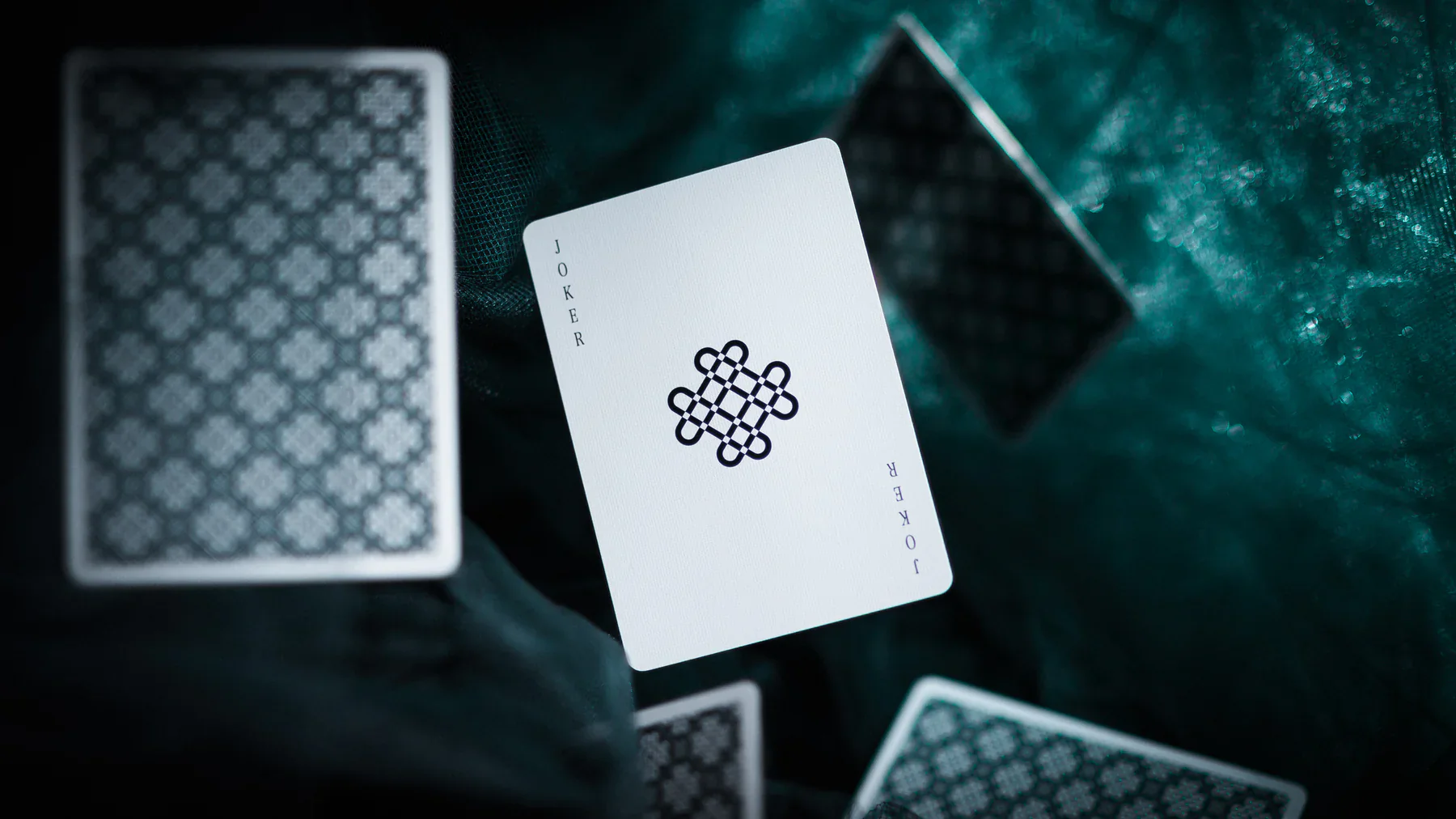 4527-mint-v2-marked-playing-cards-uspcc-1.jpg