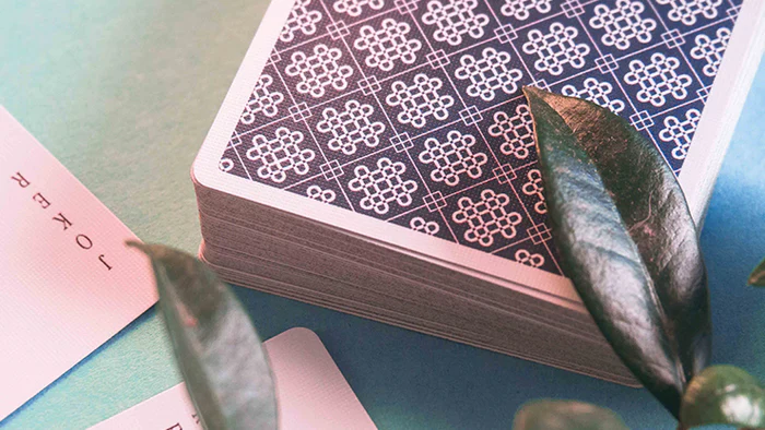 4527-mint-v2-marked-playing-cards-uspcc-1.jpg