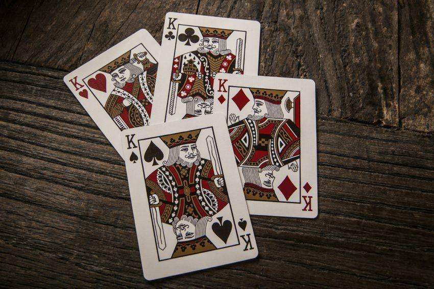 4591-monarchs-3-deck-set-blue-green-red-playing-cards-uspcc-1.jpg