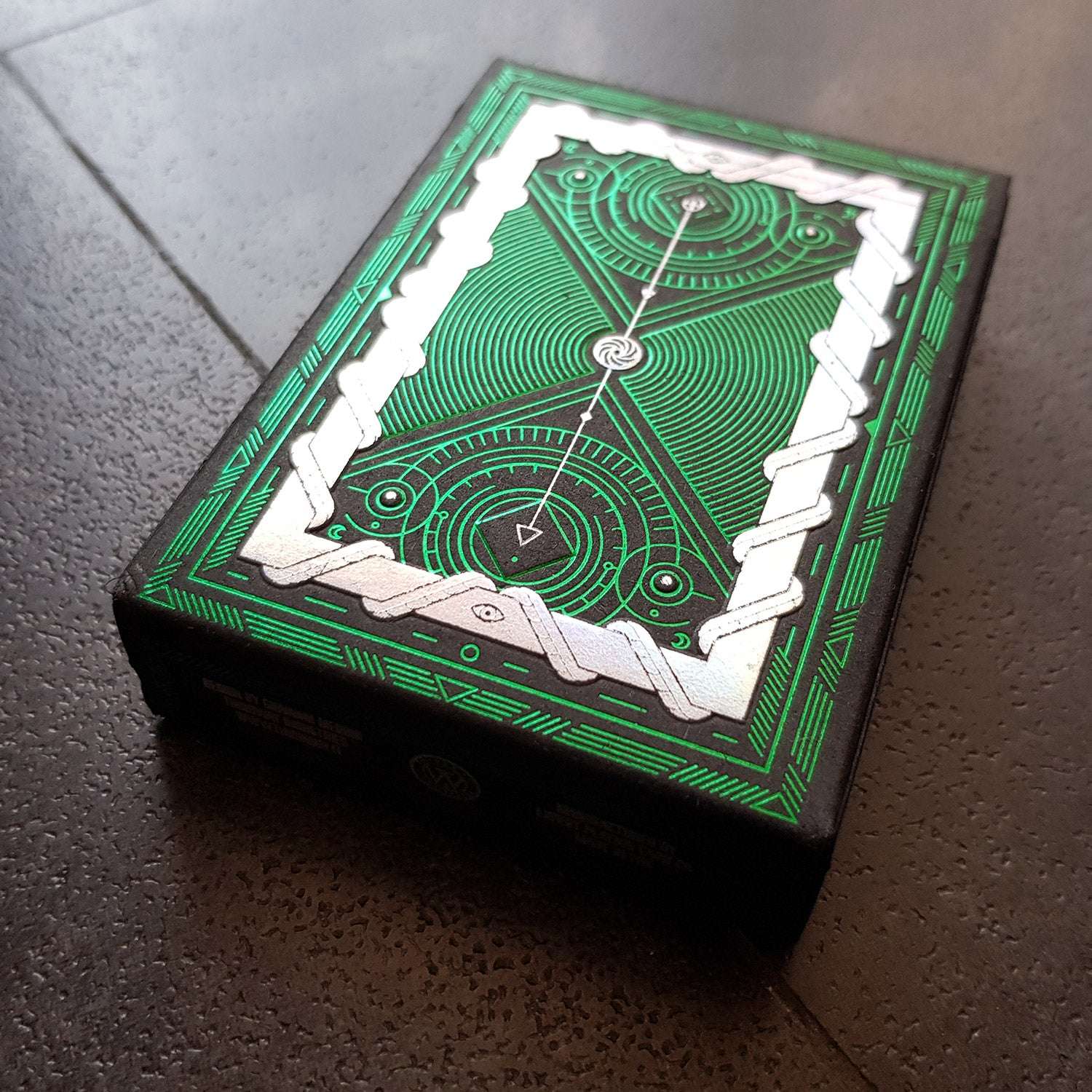 4621-monolith-horizon-playing-cards-epcc-1.jpg