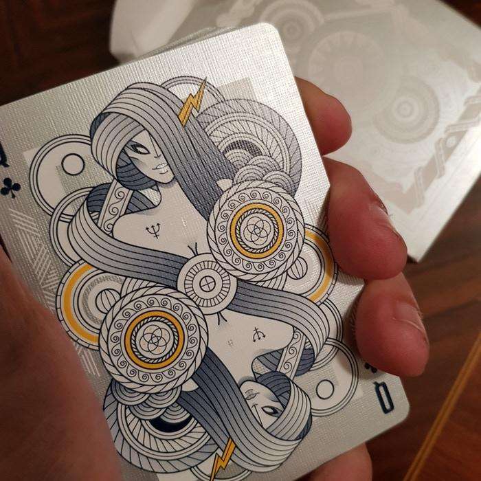 4622-monolith-white-playing-cards-uspcc-1.jpg