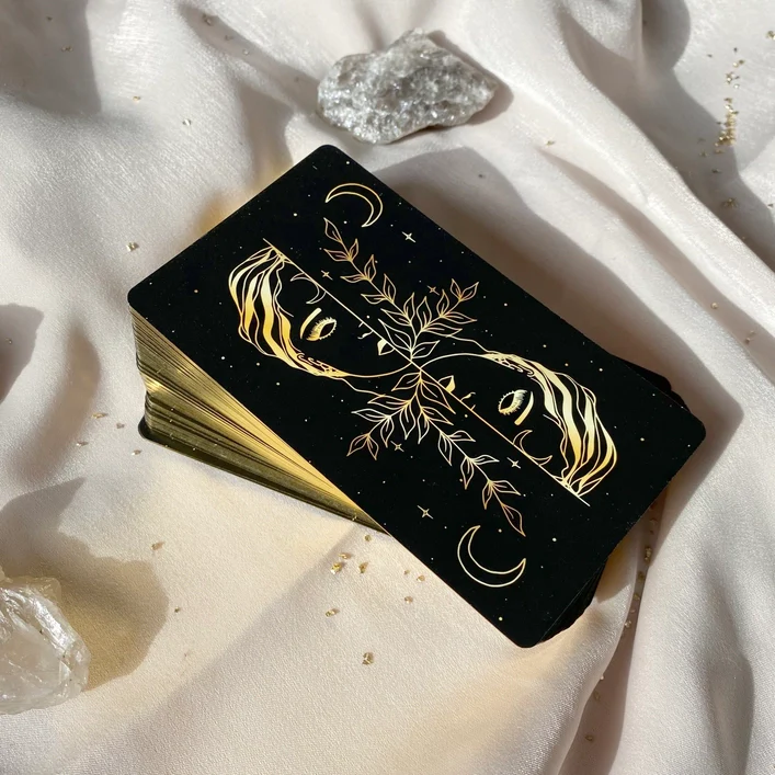 4838-new-moon-tarot-deck-gold-gilded-1.webp