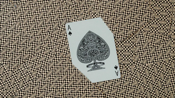 4870-no-borders-grand-prix-playing-cards-by-joker-and-the-thief-1.webp