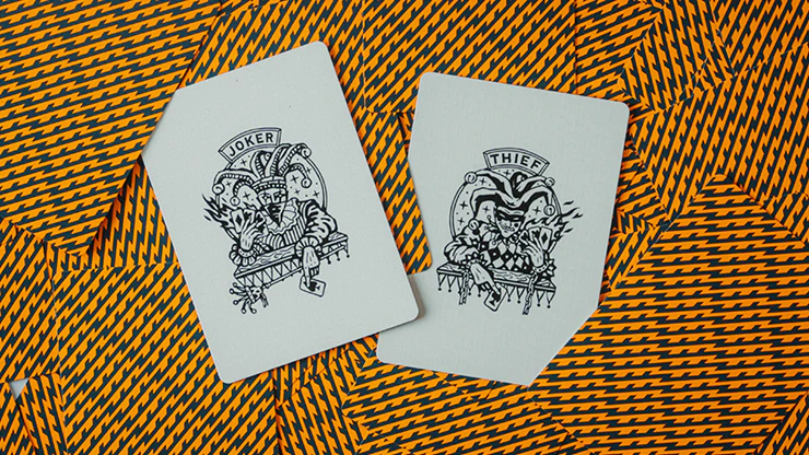 4873-no-borders-thunderbolt-playing-cards-by-joker-and-the-thief-1.webp
