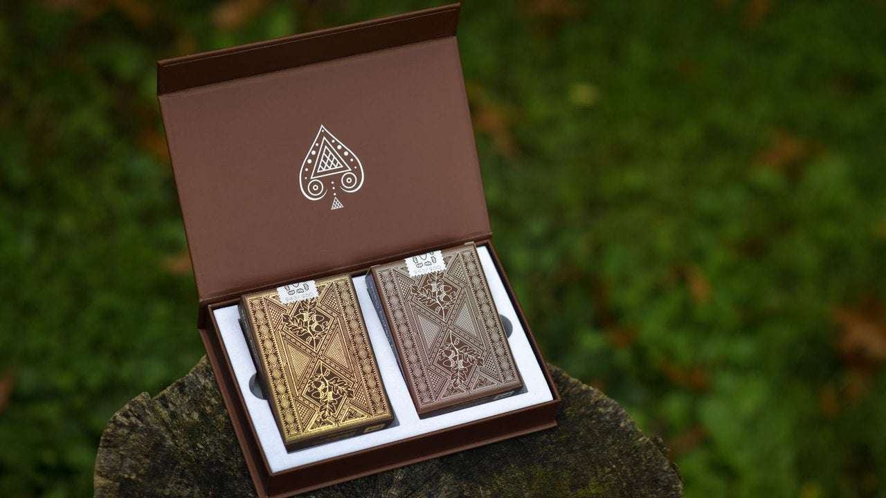 4976-oaknut-playing-cards-luxury-2-deck-set-1.jpg