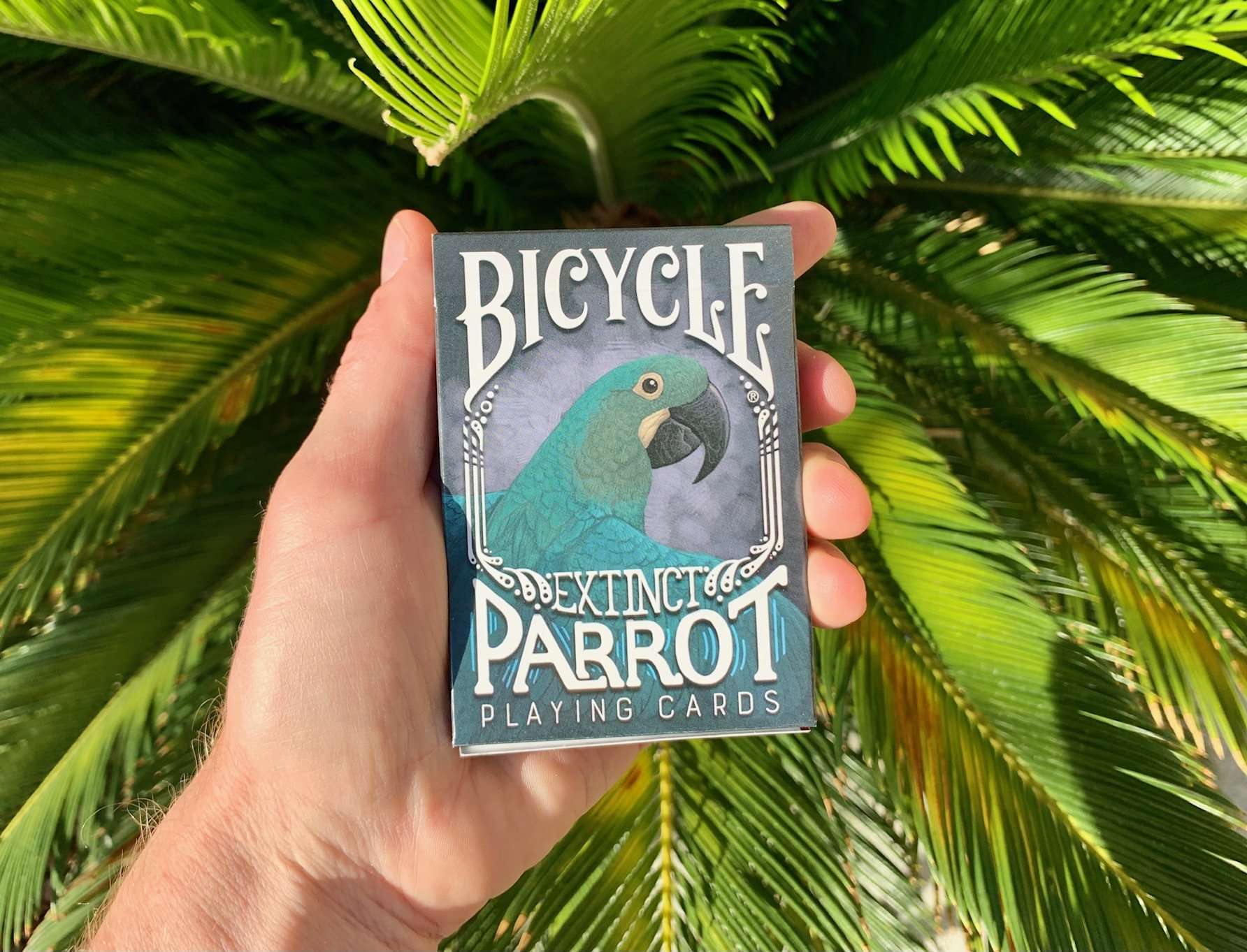 5246-parrot-extinct-gilded-bicycle-playing-cards-1.jpg