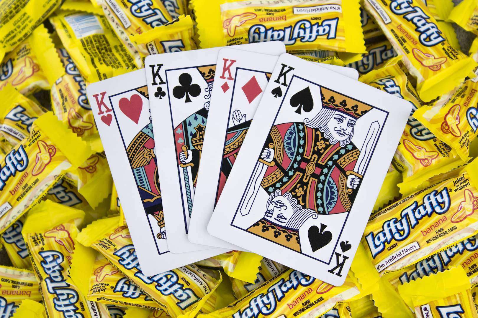 5295-peelers-playing-cards-uspcc-1.jpg