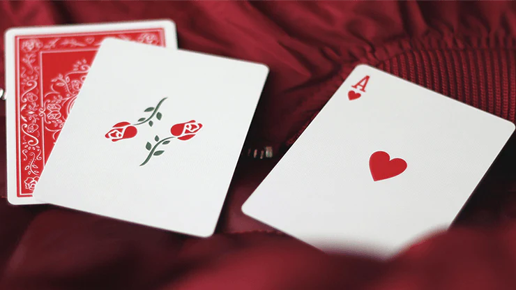 5697-red-roses-playing-cards-uspcc-1.jpg