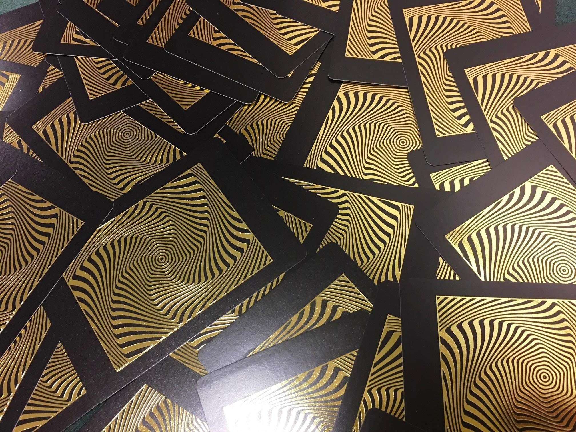 5849-royal-vortex-gold-foil-playing-cards-gemaco-1.jpg