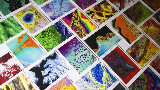 5925-satellite-playing-cards-uspcc-1.jpg