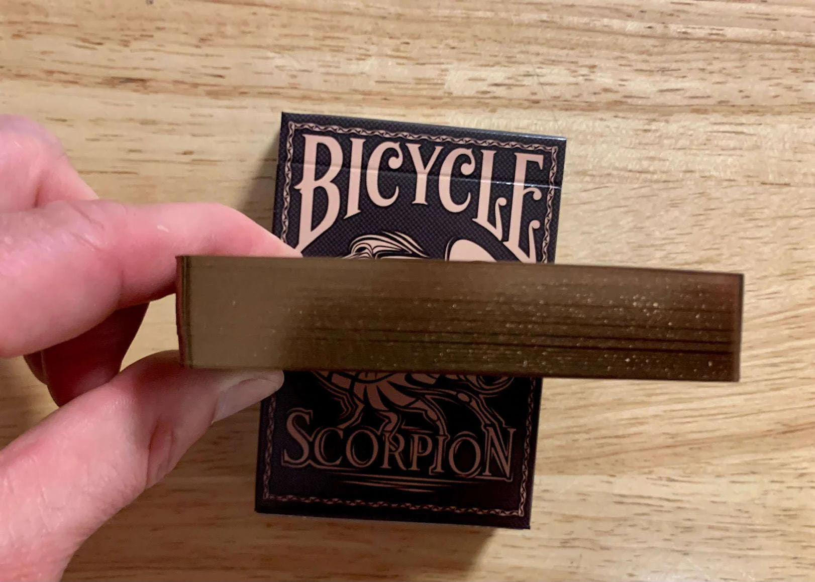 5946-scorpion-gilded-bicycle-playing-cards-1.jpg