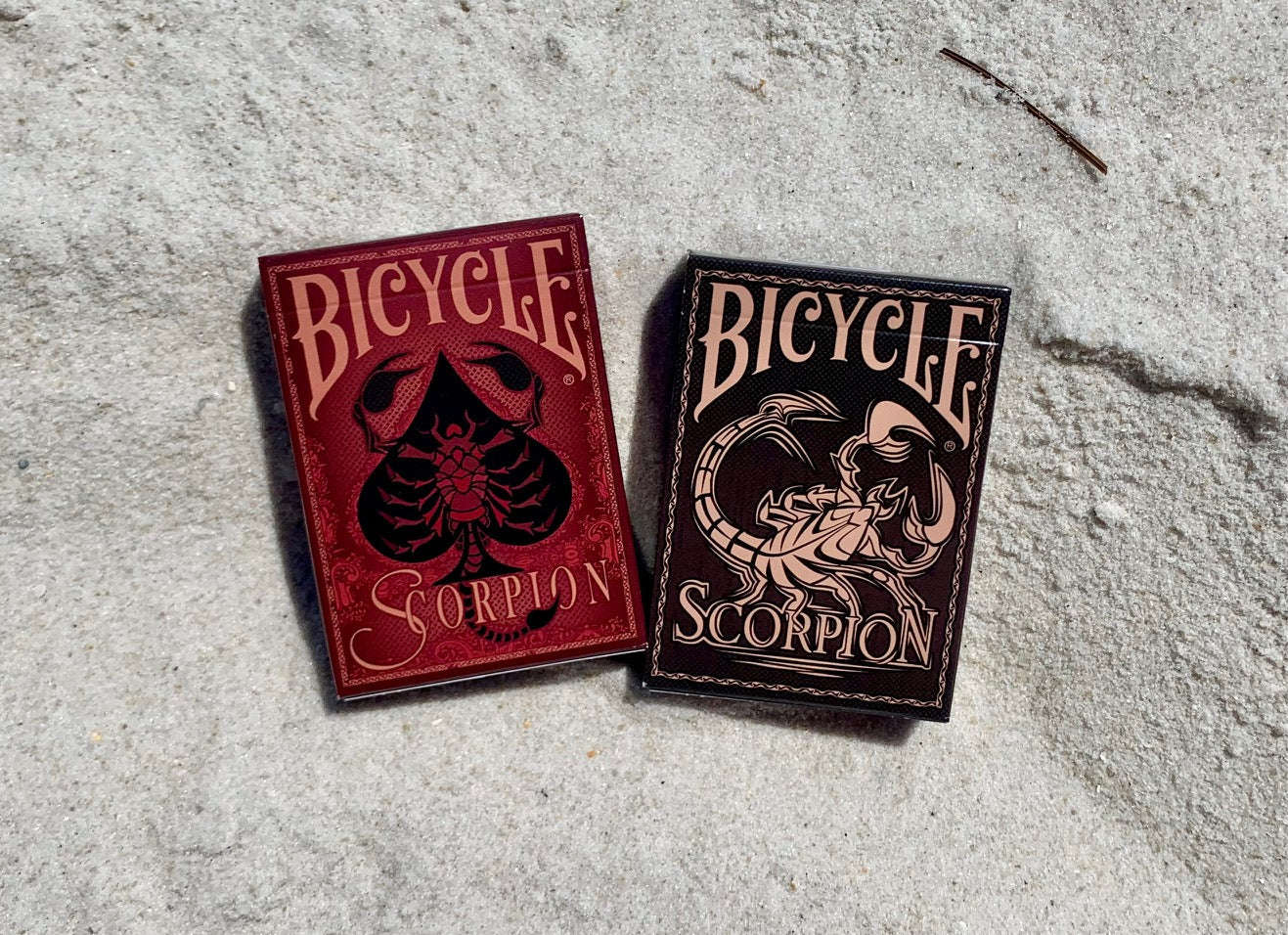 5946-scorpion-gilded-bicycle-playing-cards-1.jpg