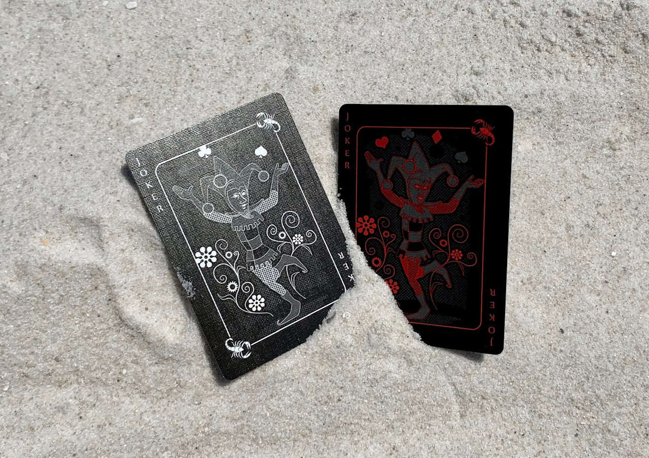 5946-scorpion-gilded-bicycle-playing-cards-1.jpg