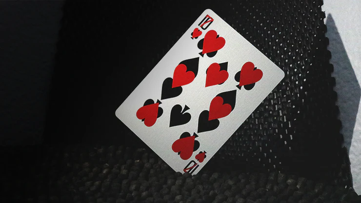 6082-signature-playing-cards-third-edition-white-1.webp