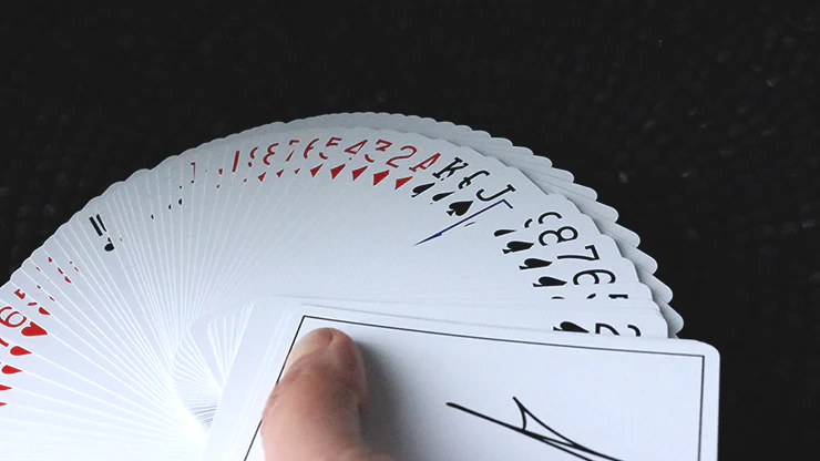 6082-signature-playing-cards-third-edition-white-1.webp