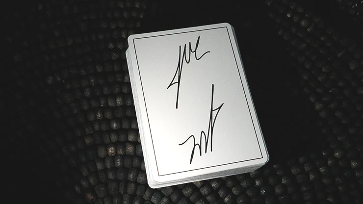 6082-signature-playing-cards-third-edition-white-1.webp