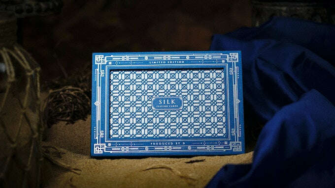 6104-silk-playing-cards-classic-boxset-1.jpg
