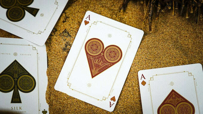 6104-silk-playing-cards-classic-boxset-1.jpg