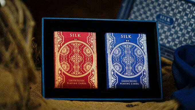 6104-silk-playing-cards-classic-boxset-1.jpg