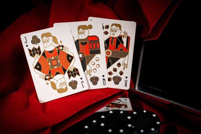 6122-sin-city-playing-cards-uspcc-1.jpg