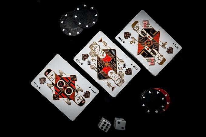 6122-sin-city-playing-cards-uspcc-1.jpg