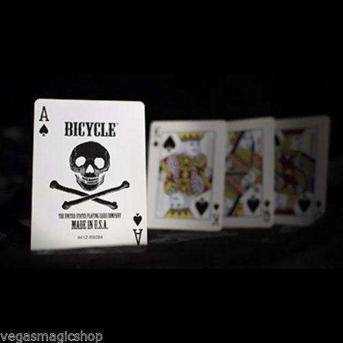 6161-skull-back-bicycle-playing-cards-1.jpg