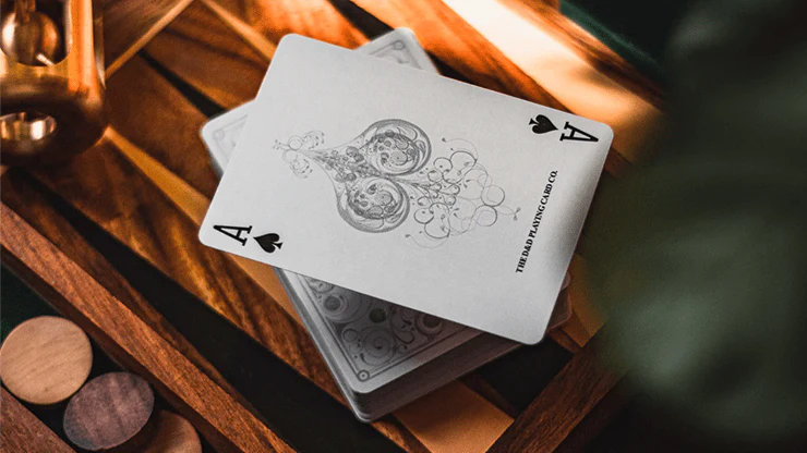 6207-smoke-mirrors-v8-silver-playing-cards-uspcc-1.jpg