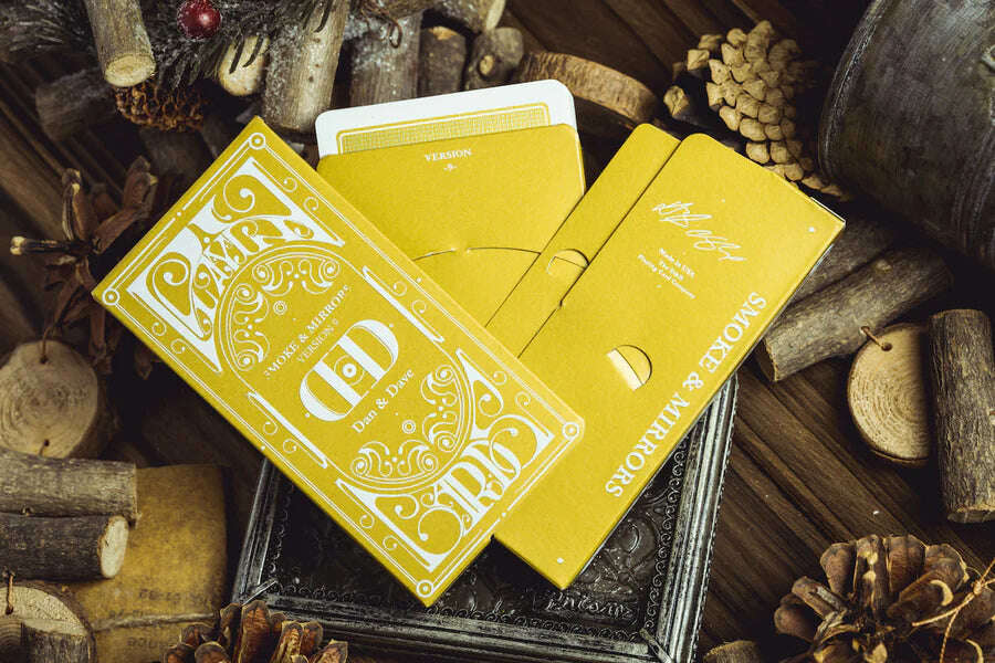 6211-smoke-mirrors-v9-gold-deluxe-playing-cards-uspcc-1.webp