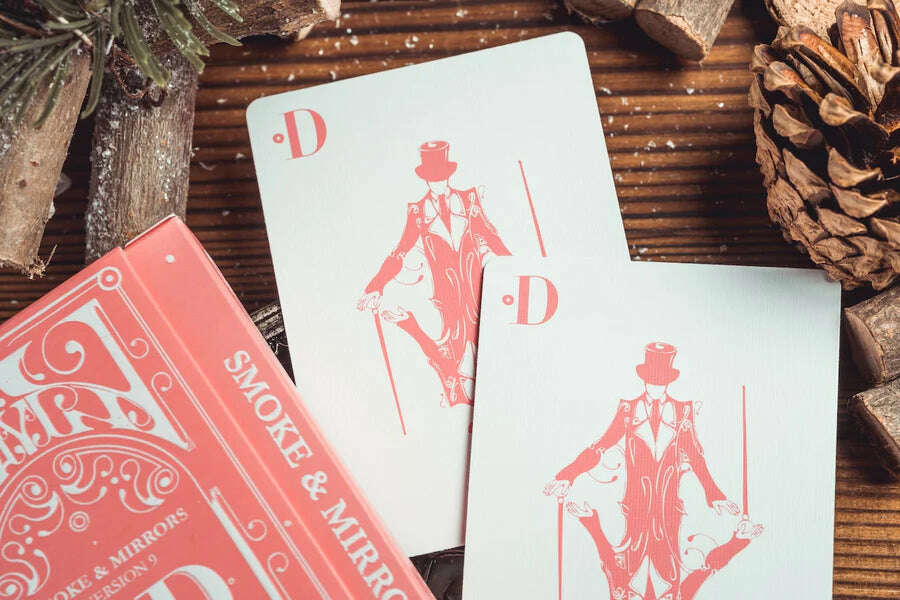 6214-smoke-mirrors-v9-pink-deluxe-playing-cards-uspcc-1.webp