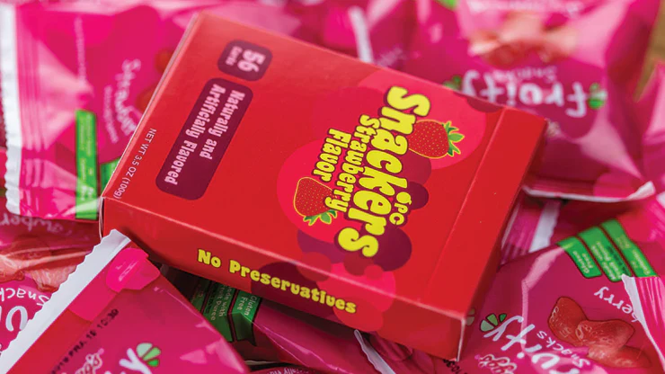 6231-snackers-strawberry-playing-cards-uspcc-1.jpg