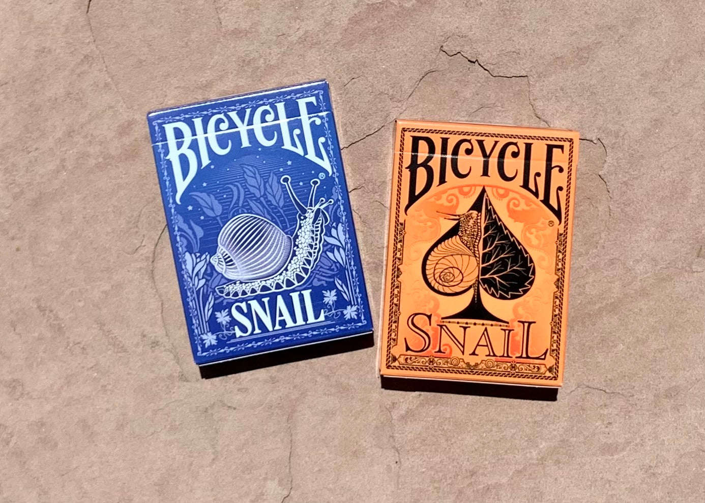 6236-snail-gilded-bicycle-playing-cards-1.jpg