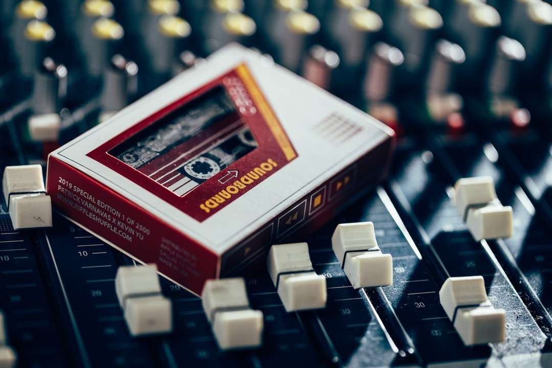 6296-soundboards-v2-playing-cards-uspcc-1.jpg
