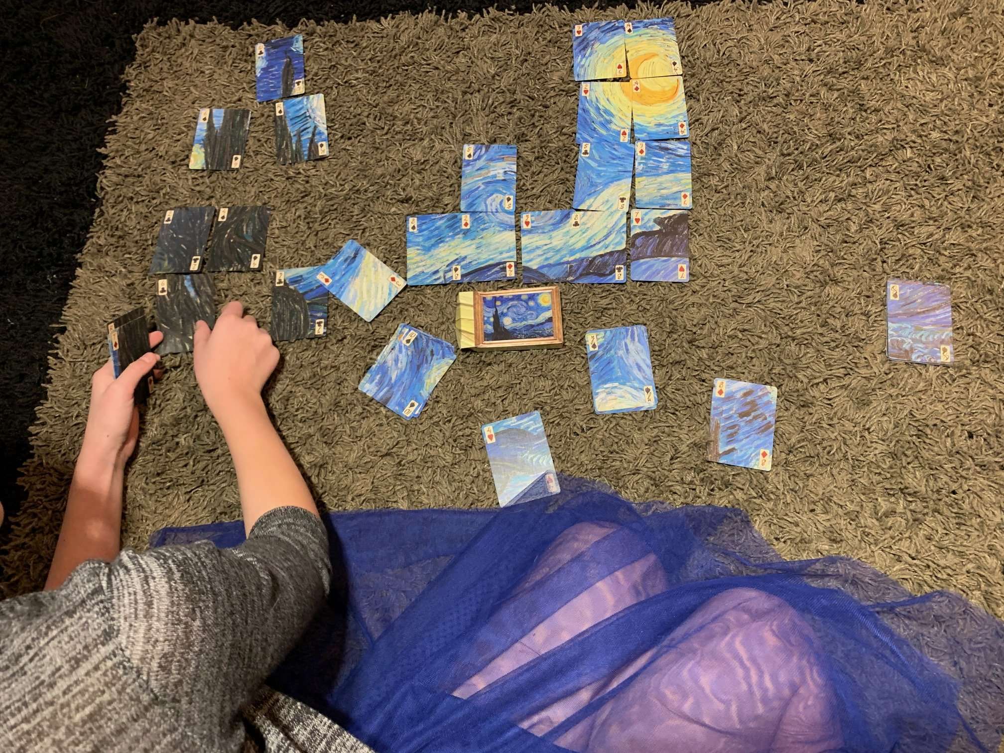 6461-starry-night-puzzle-playing-cards-uspcc-1.jpg