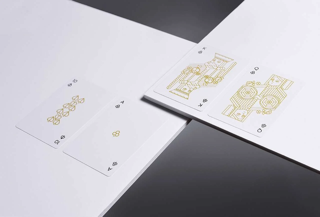6589-super-bees-playing-cards-cartamundi-1.webp