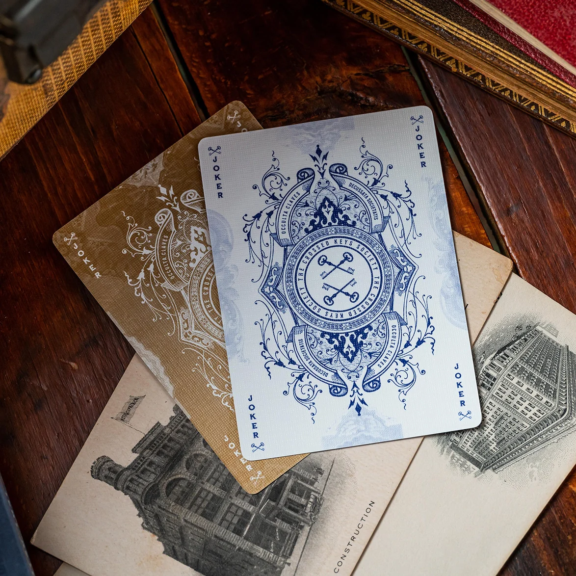 6883-the-crossed-keys-society-chateau-luxe-belgium-npcc-1.webp