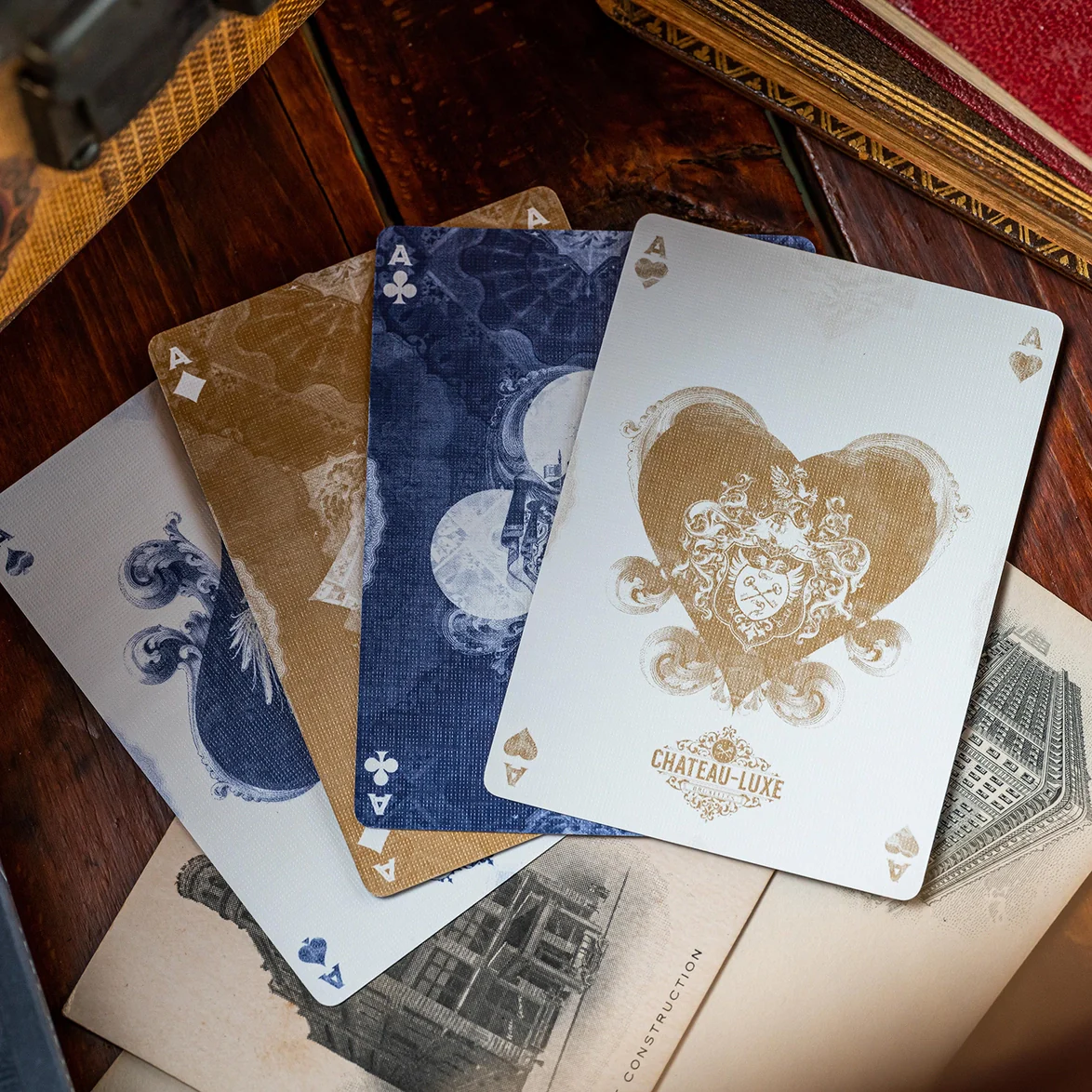 6883-the-crossed-keys-society-chateau-luxe-belgium-npcc-1.webp