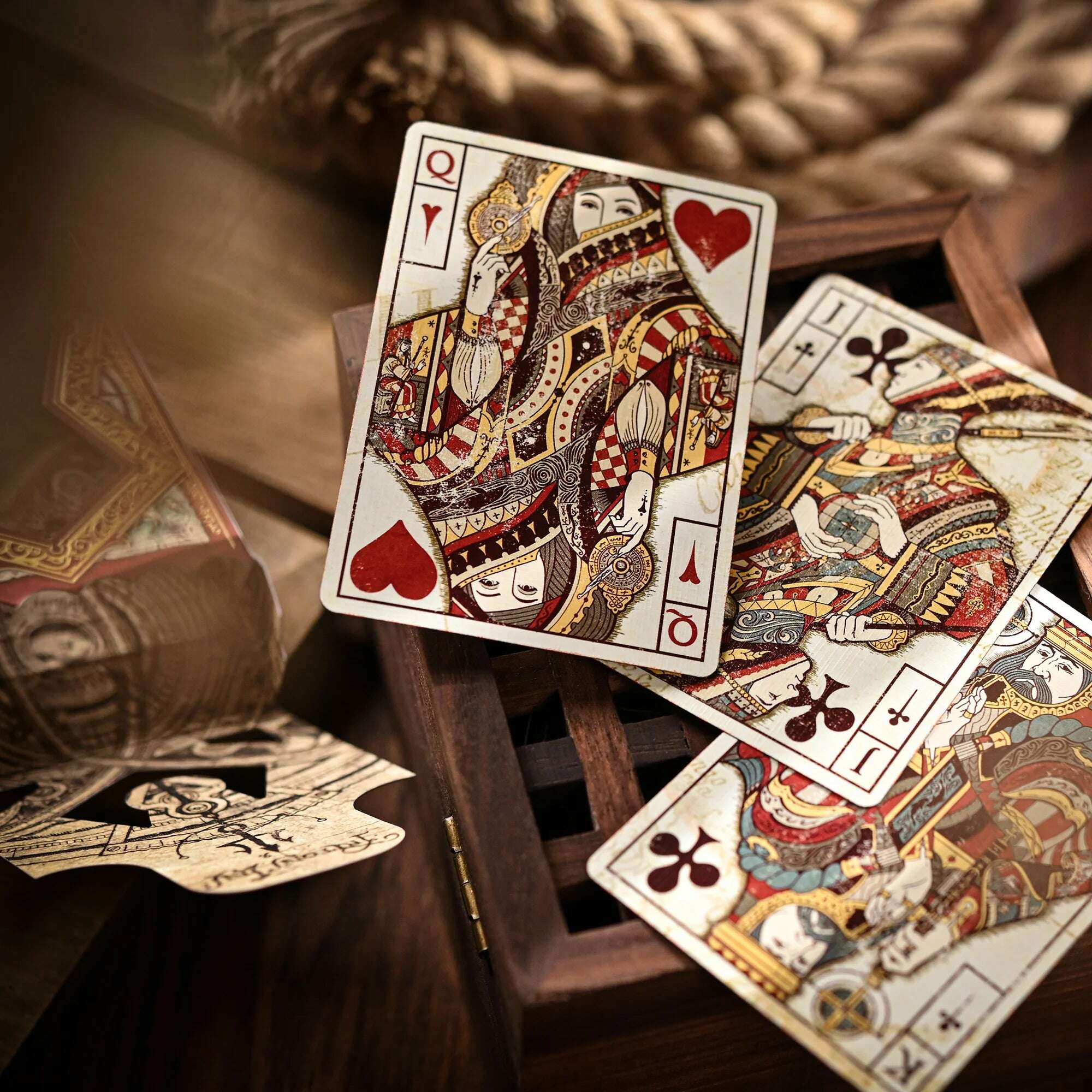 6916-the-eye-of-the-ocean-intrepid-playing-cards-cartamundi-1.jpg