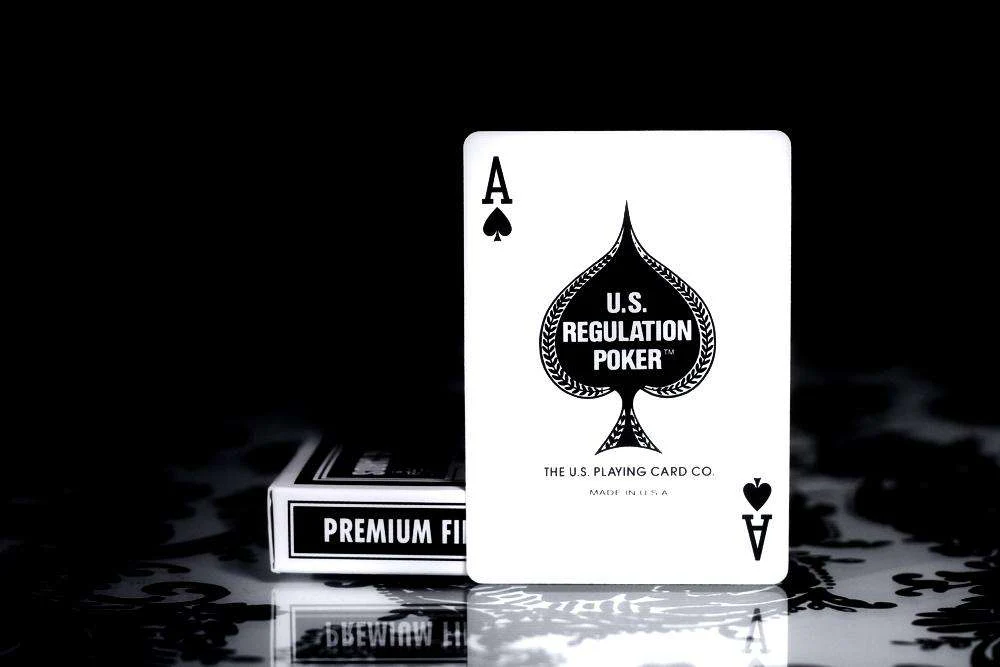 710-arrco-white-playing-cards-uspcc-1.jpg