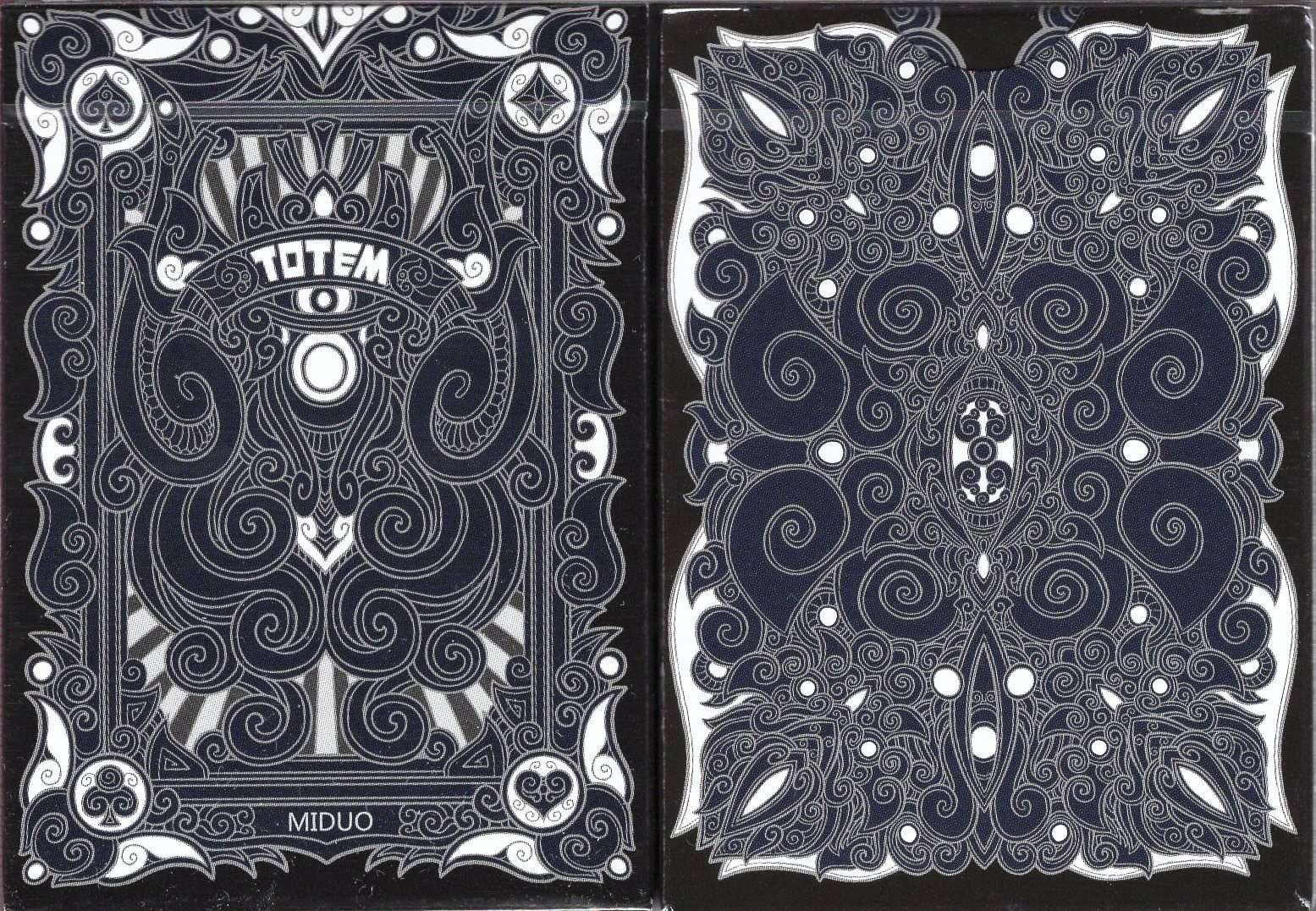 7224-totem-playing-cards-uspcc-1.jpg