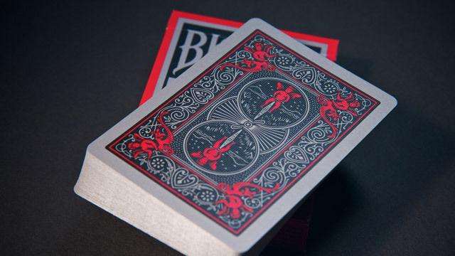7233-tragic-royalty-bicycle-playing-cards-1.jpg